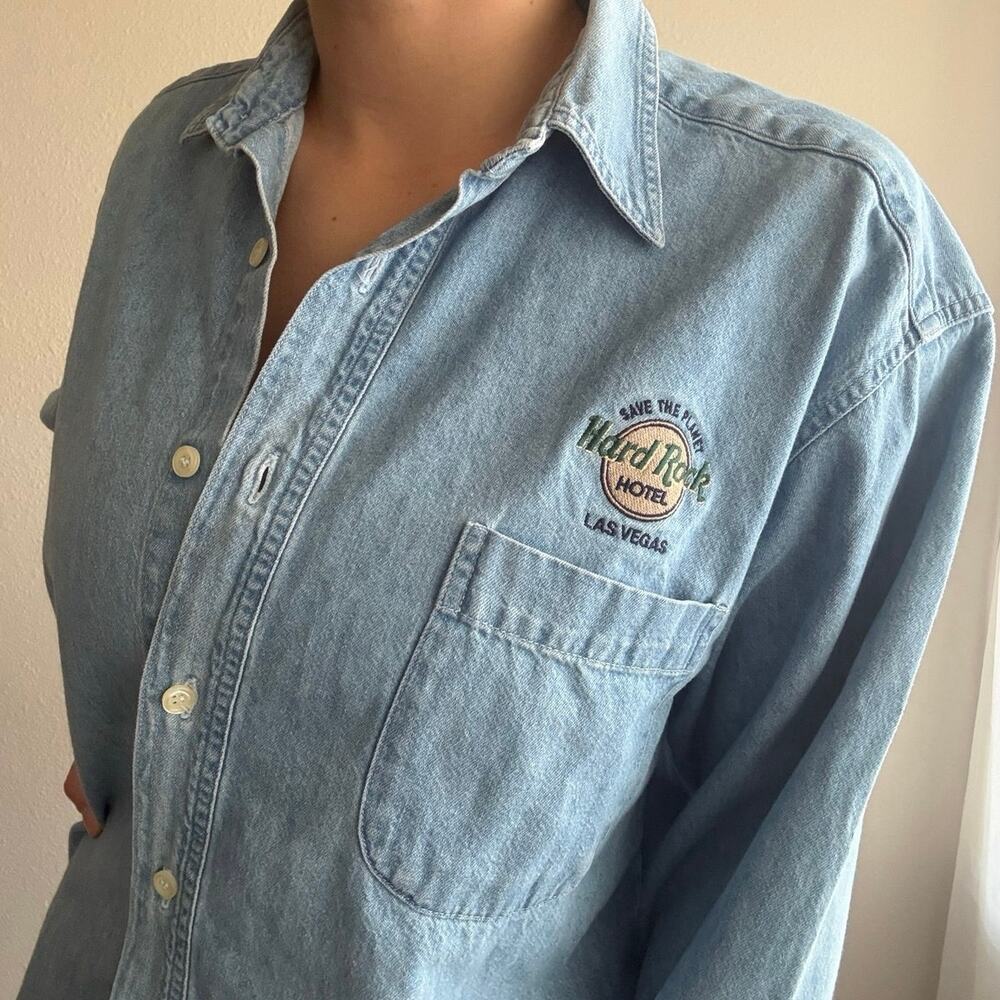 Vintage 90s Hard Rock Hotel Las Vegas Denim Button Up streetwear collegiate y2k